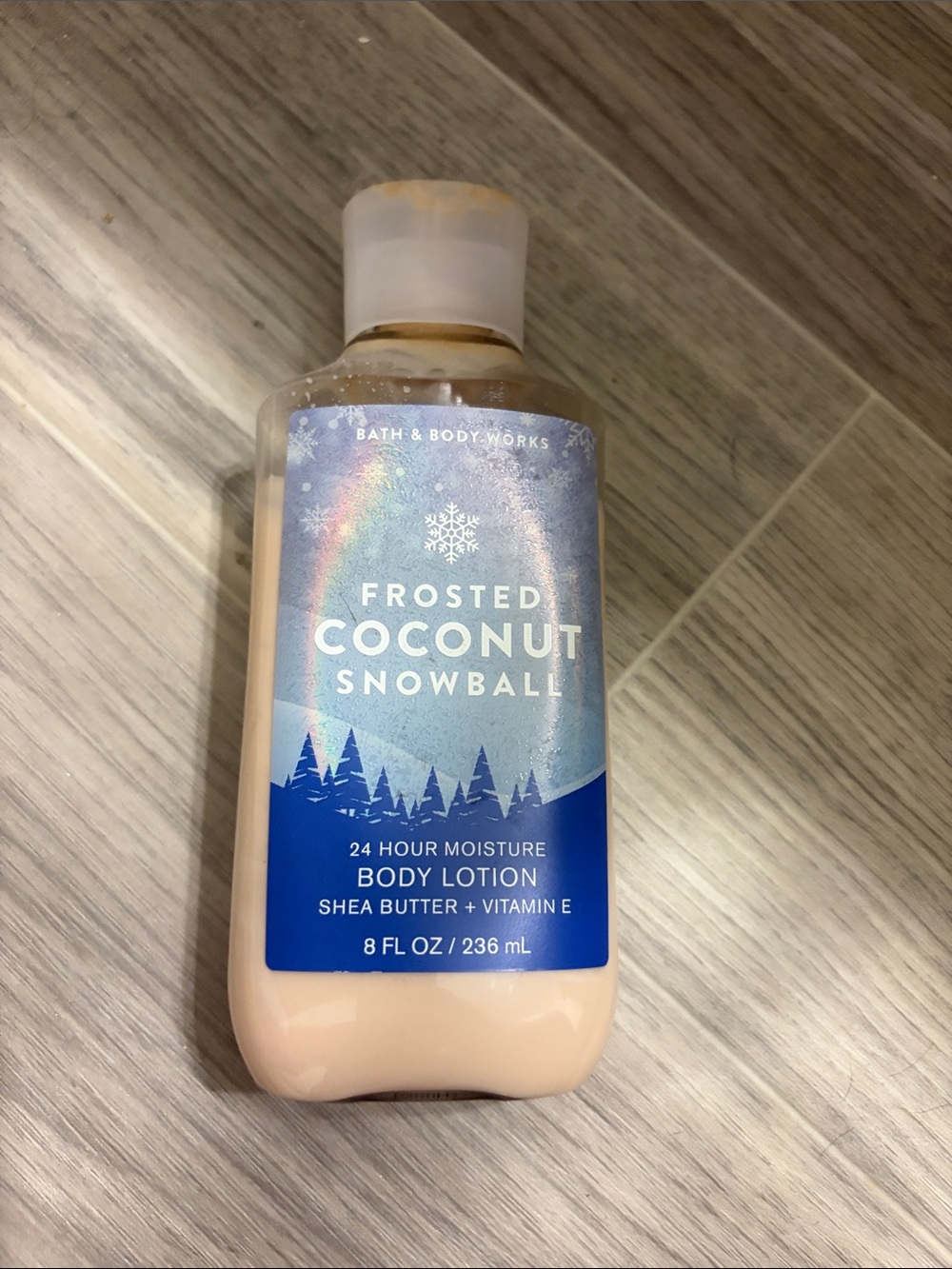 Bath & Body Works Frosted Coconut Snowball Body Lotion - Blue, White